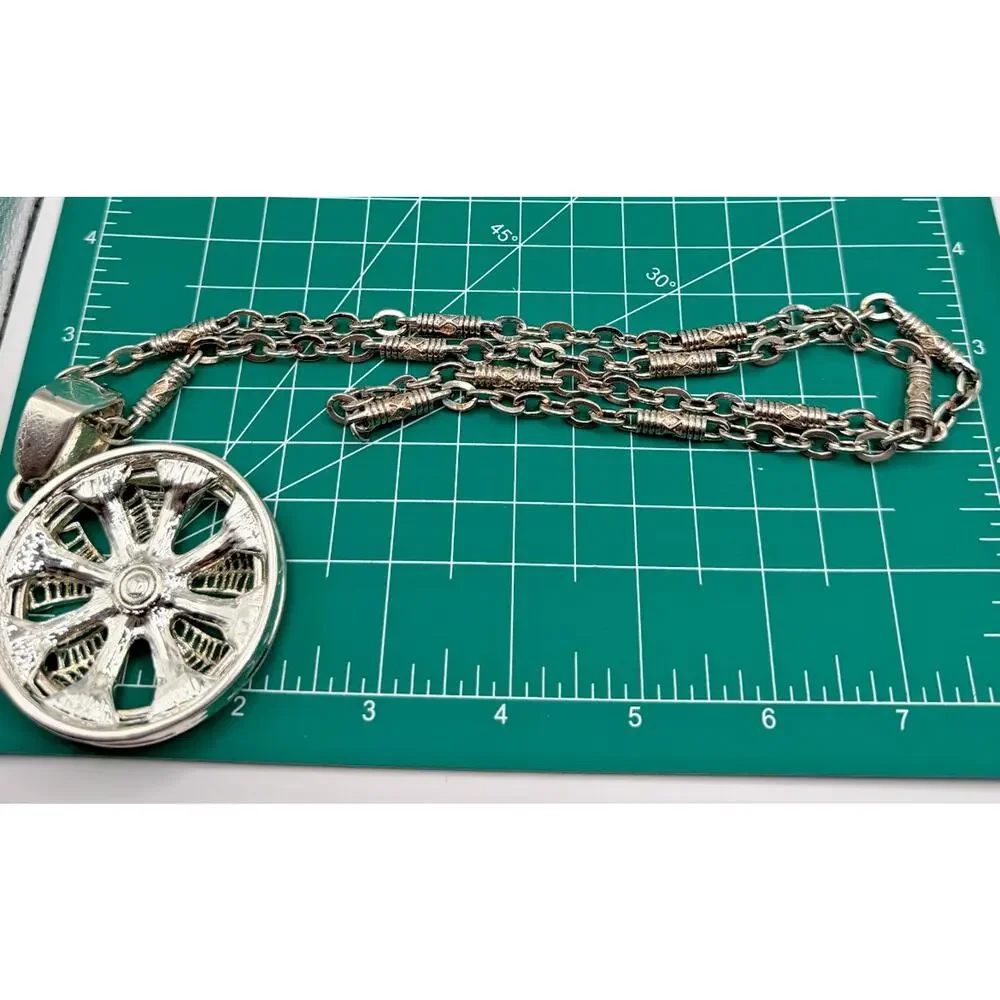 Y2K Spinner Wheels Pendant and Necklace (Costume Jewelry)